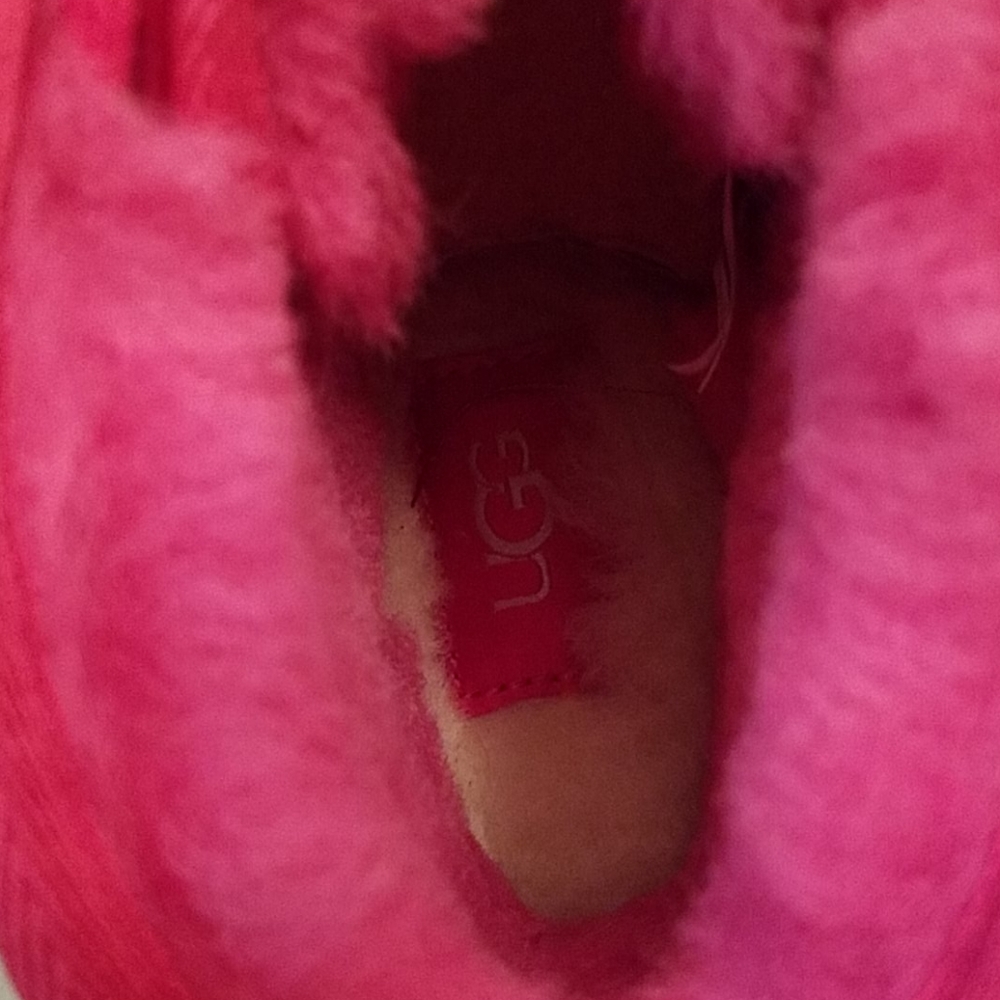 Kids size 3Y (wmns 4.5) Pink Mid Top Ugg boot - Picture 6 of 8